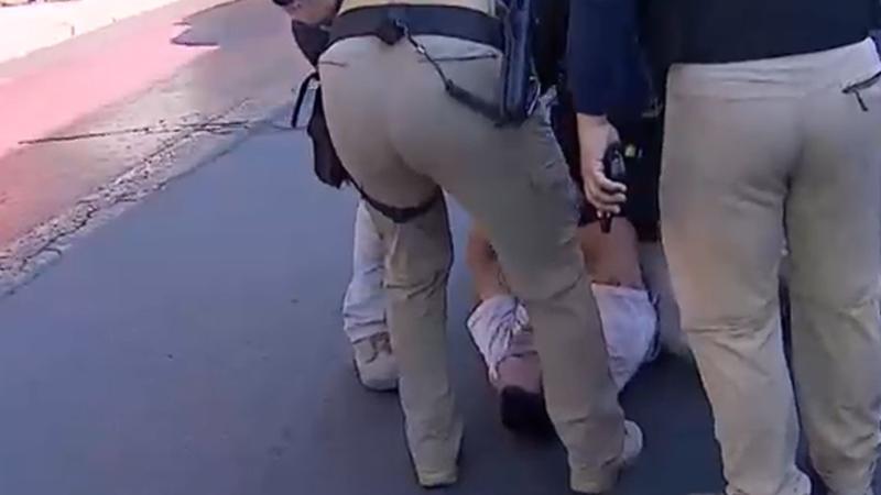 Hombre colombiano se enfrentó con guardias de Santiago y habría intentado incendiar camión