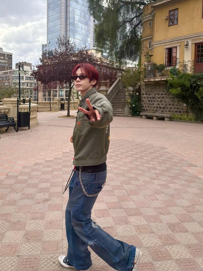 Integrantes de RIIZE en Cerro Santa Lucía. Créditos: Instagram.