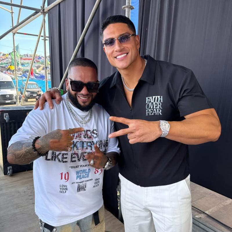 Sammis Reyes en backstage de La Pampilla 2025 junto al cantante Franco el Gorila | Instagram