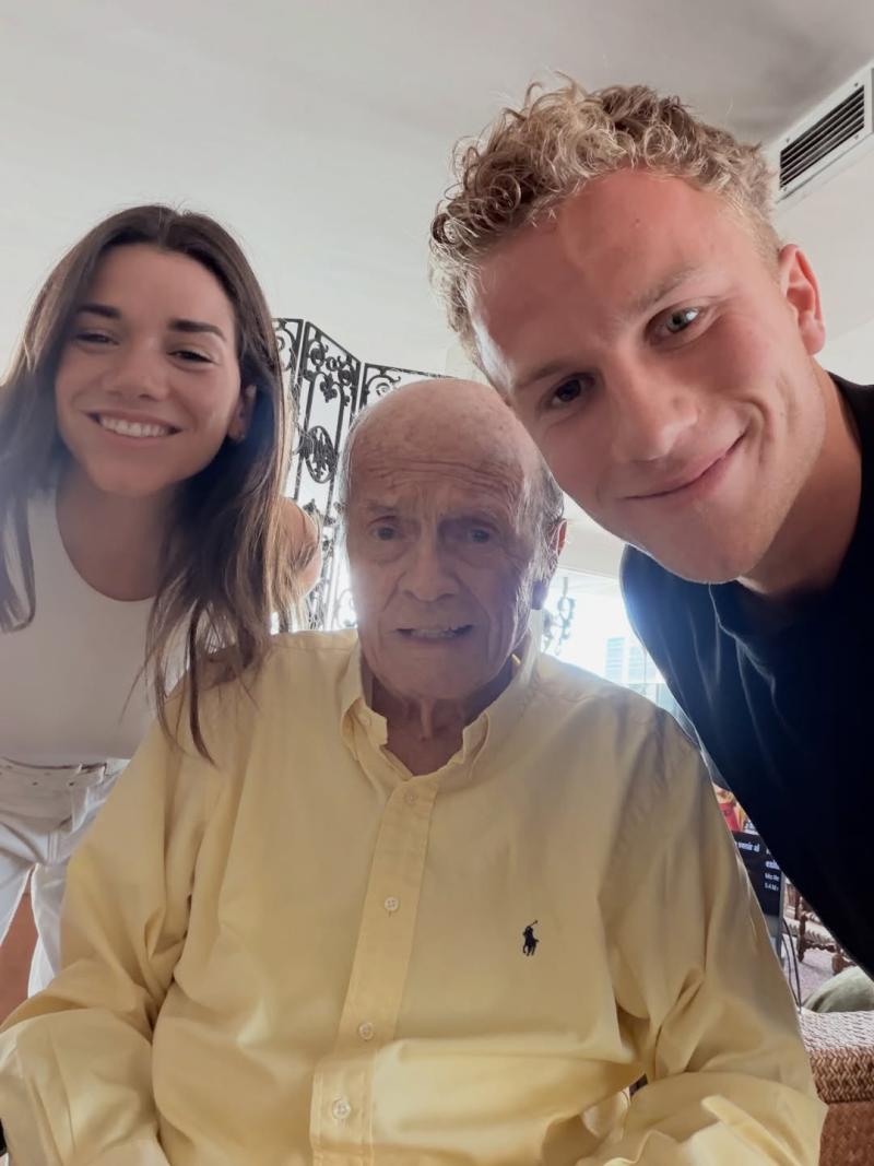 Hijo de Diana Bolocco, Piru Cisternas, junto a su novia y su abuelo Enzo | Instagram