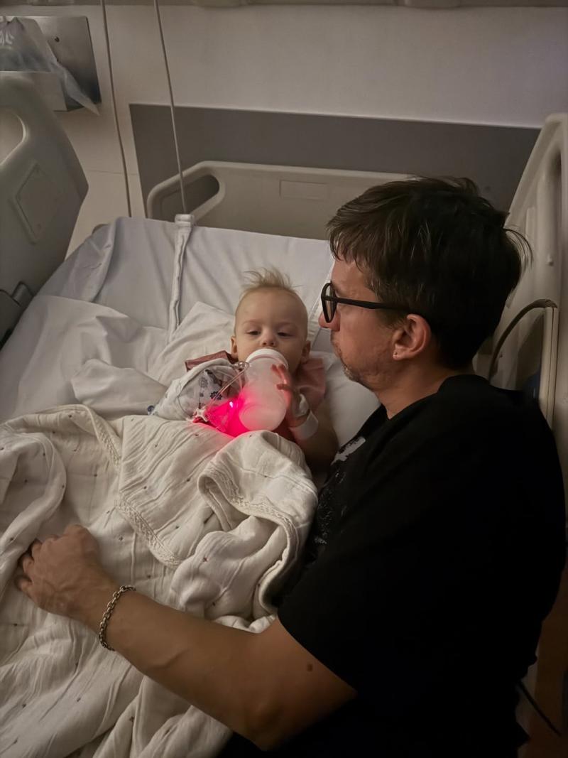 Matías Bize junto a su hija Roma | Instagram