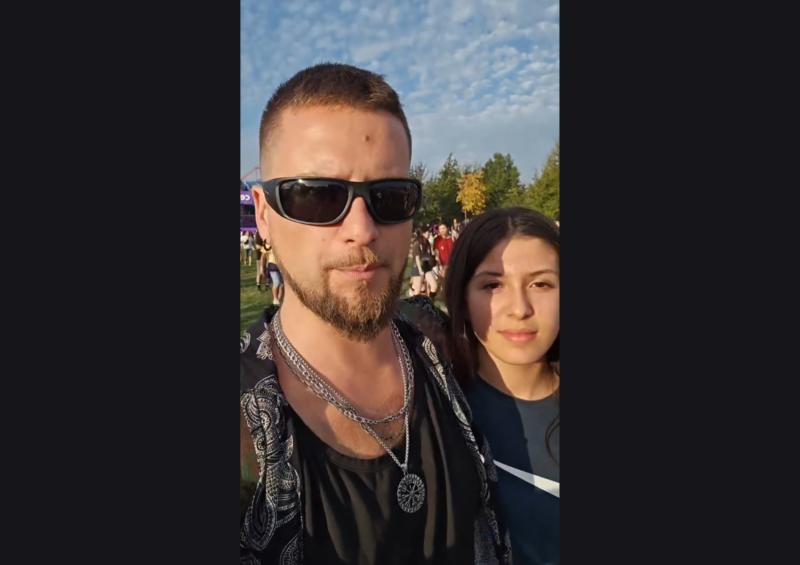 Padre e hija disfrutaron juntos del primer día del Lollapalooza 2026