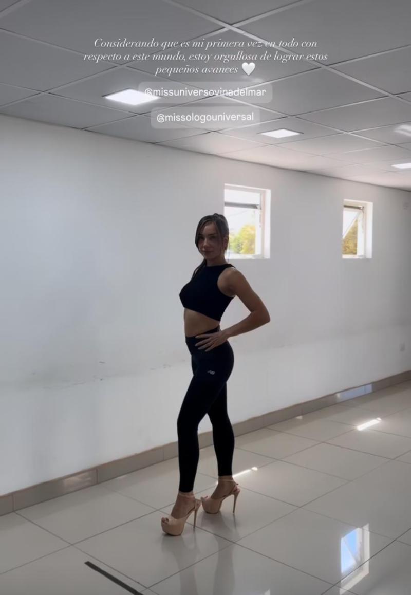 Valentina Concha en sus clases de pasarela - Instagram
