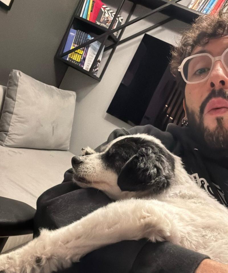 Edo Caroe y su mascota | Instagram