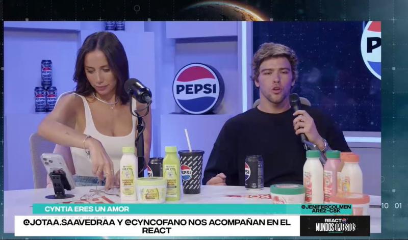 Jota en el react de "Mundos Opuestos"