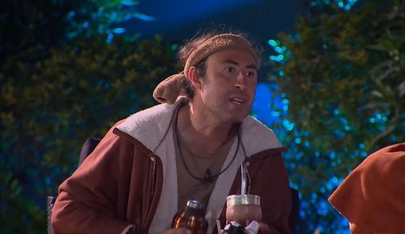 Vanessa Santos afirmó que Mario Ortega se le declaró.