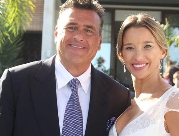 Claudia Schmitd y John Bogdan en su matrimonio
