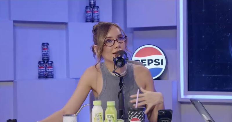 Valentina Concha en el react de "Mundos Opuestos"