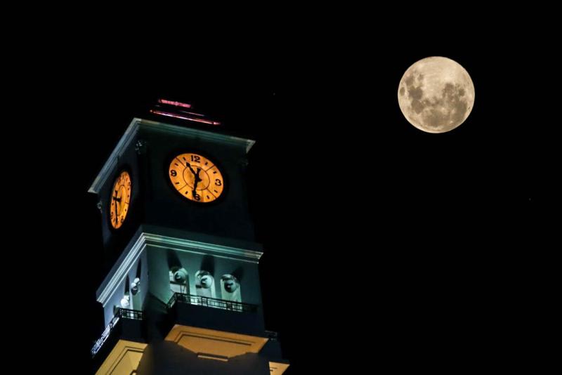 Este miércoles hay Luna Rosa en Chile - Agencia Uno