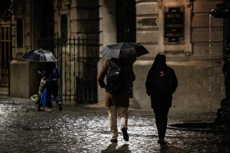 Intensas lluvias en la Región Metropolitana - Agencia Uno.