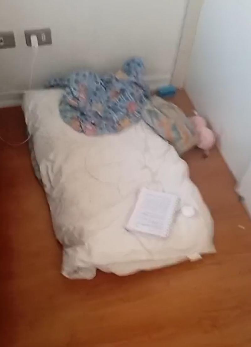 La modelo española muestra donde duerme su hija de dos años | Instagram