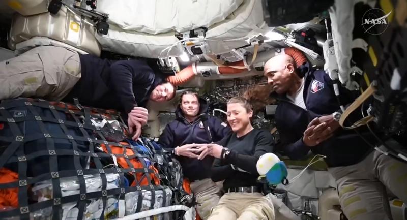 Tripulantes del Artemis II dentro de la cápsula Orión. Créditos: Nasa en X.