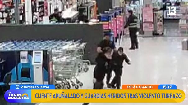 Violento turbazo en supermercado de San Miguel.