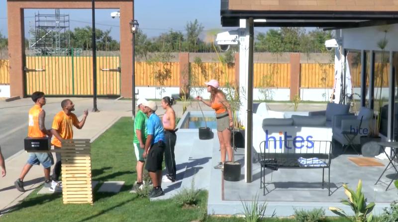 Tensa discusión en Vecinos al límite