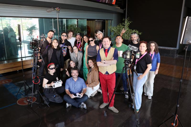 Equipo de las teleseries verticales del 13.