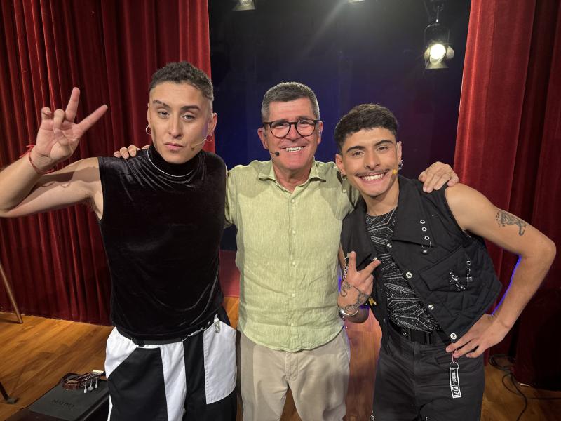 Marcelo Comparini junto a Pascal y Martín Torres, parte del dúo Metalengua. Créditos: 13C