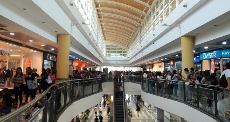 Malls en Sábado Santo - Agencia Uno