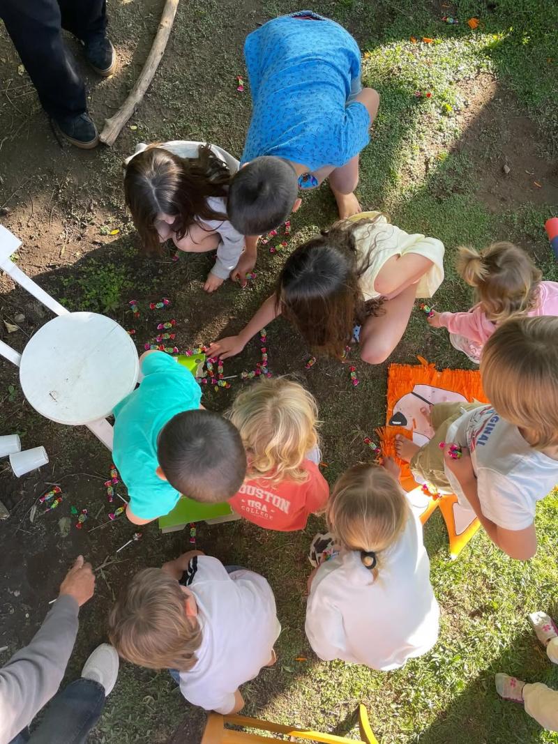 Hijos de Janis Pope y Diego Dellacasa en un cumpleaños | Instagram
