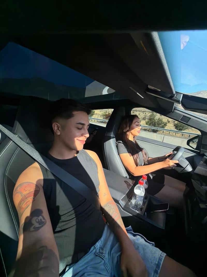 Tomás junto a Naya Fácil | Instagram