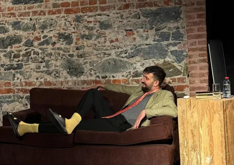 Ramazan Tetik se formó en el teatro