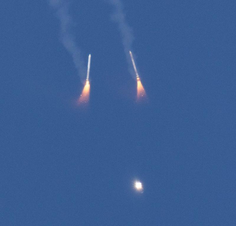 Separación de los propulsores SBS de la nave. Créditos: AFP.