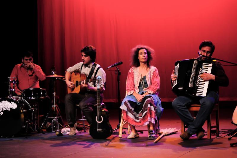 "Amores de cantina". Créditos: Comunicaciones GAM.