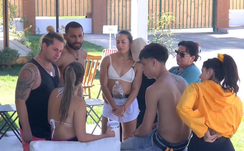 Bimza y Catalina protagonizan una discusión en "Vecinos al límite"