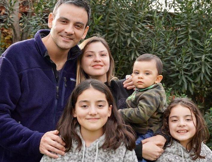 Gonzalo Ramírez junto a sus hijos | Instagram