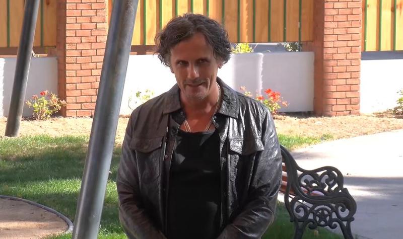 Sergio Lagos da la noticia a los participantes