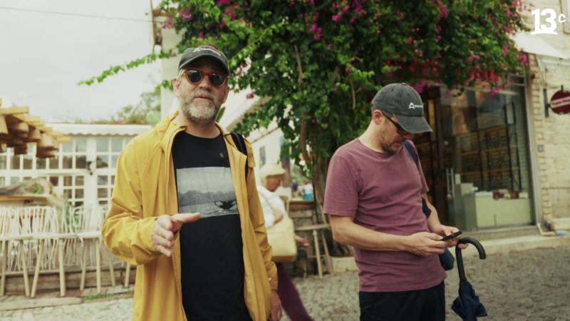 Felipe Braun recorre Alacati en Turquía. Créditos: 13C.