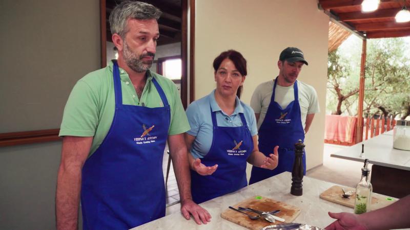 Nikos Kachris, Veerna y su hermano Kostas. 13C.