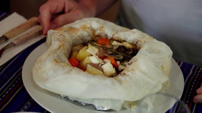 Felipe Braun vivió una especial experiencia culinaria en Creta. 13C.