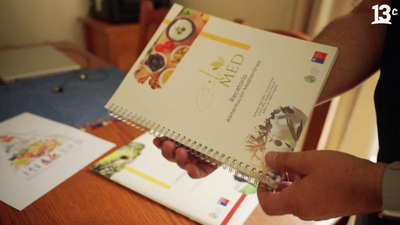 El kinesiólogo Pablo Ibarra decidió cambiar su alimentación por la dieta mediterránea. Créditos: 13C.