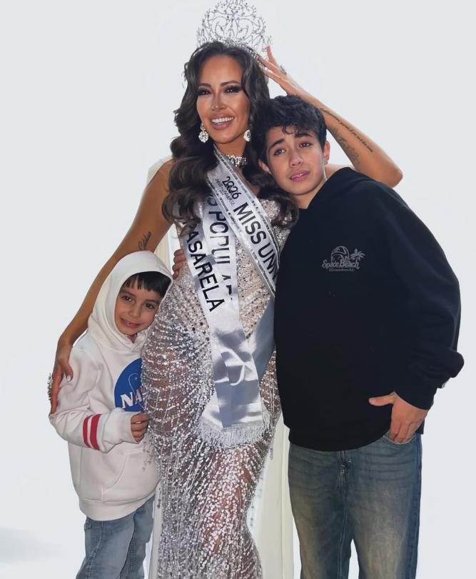 Roxy Hernández junto a sus hijos | Instagram