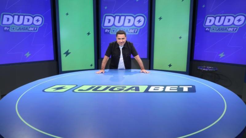 Dudo, con Cristián "Chico" Pérez, anuncia a los invitados del segundo capítulo