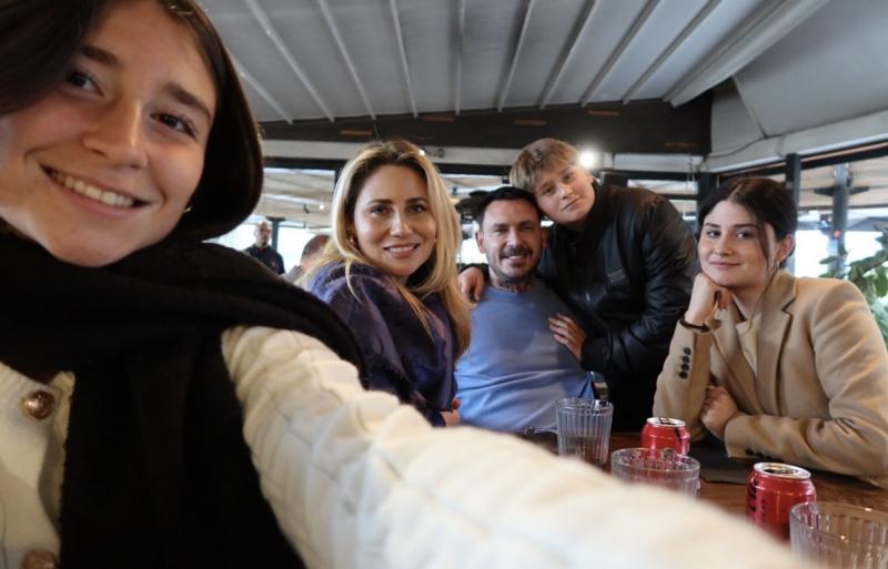 Gissella Gallardo junto a sus hijos y Mauricio Pinilla - Instagram