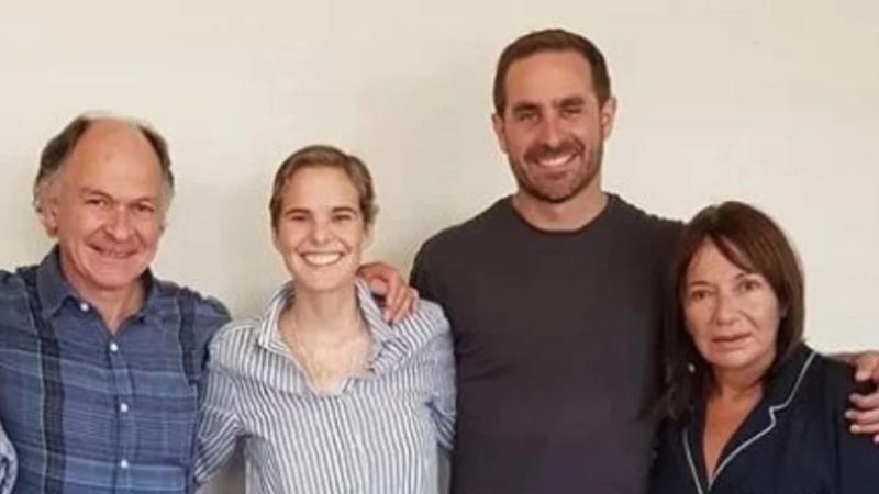 La familia de Javiera Suárez y el doctor Cristián Arriagada