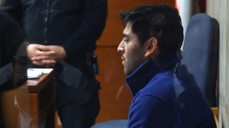 Padre de la niña que murió tras caer de piso 11 en Las Condes - Créditos: ATON