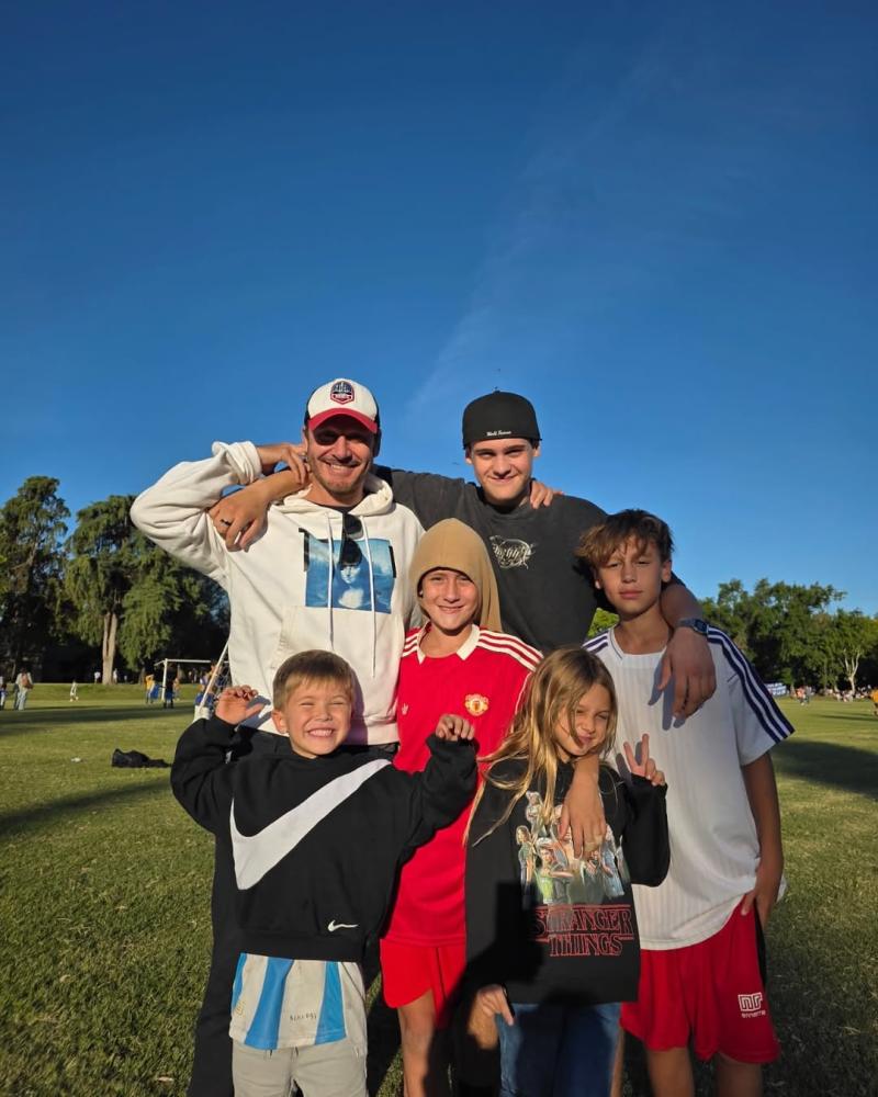 Benjamín Vicuña junto a sus hijos | Instagram