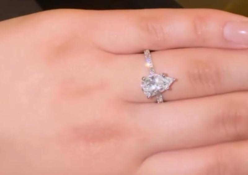 El anillo de compromiso de Carlita | Instagram