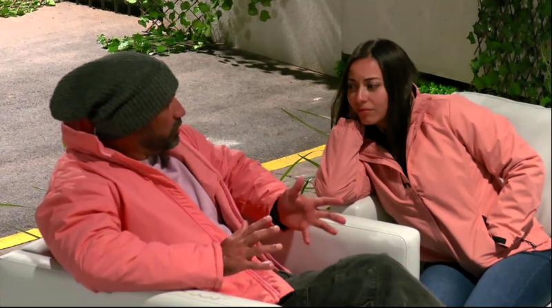 íntima conversación entre Felipe Contreras y Paz Roldán - Vecinos al límite.