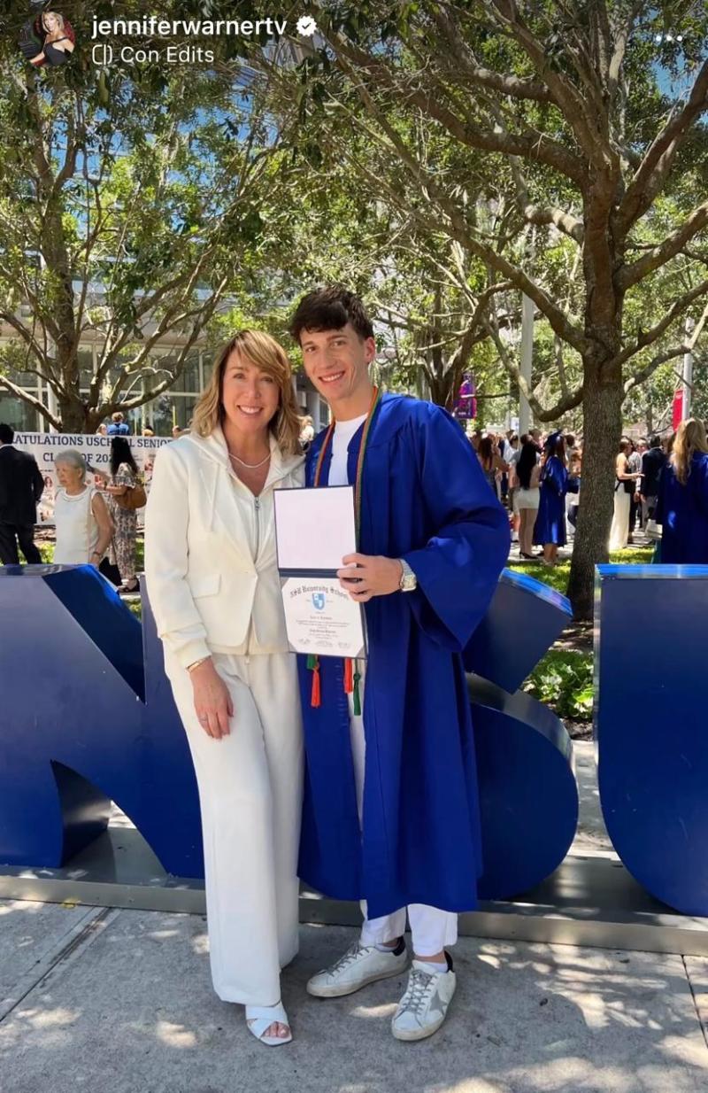 Jennifer Warner y su hijo León - Instagram