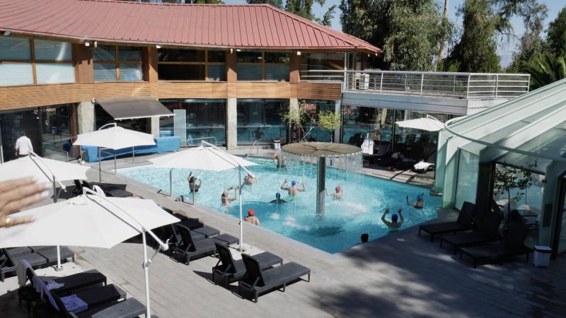 Piscina en Termas del Corazón de Los Andes. 13C.