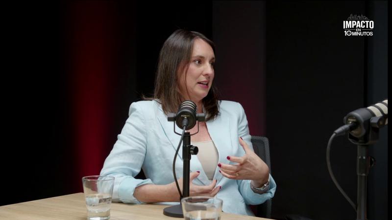 Soledad Ramírez, gerenta de sostenibilidad de Banco Santander en Impacto en 10 minutos. Créditos: 13C.