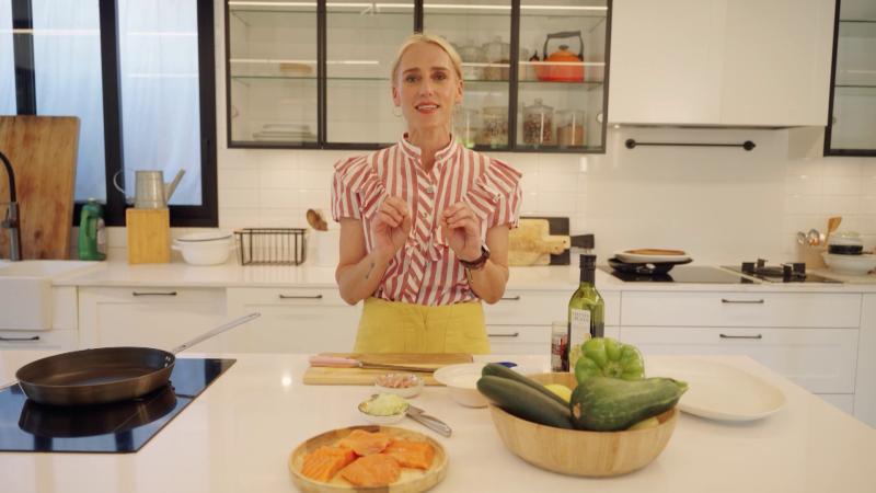Virginia Demaria preparó carpaccio de pepino con salmón y salsa de yogur. 13C.