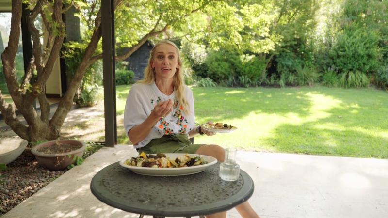 Virginia Demaria preparó pollo asado mediterráneo con verduras al horno. 13C