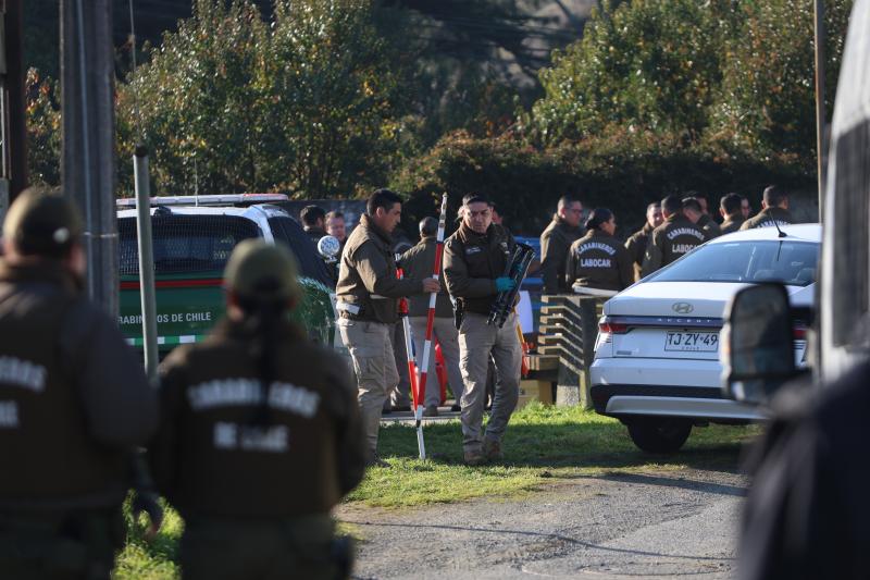 Reconstitución de escena tras muerte de carabinero en Puerto Varas - Agencia Uno.