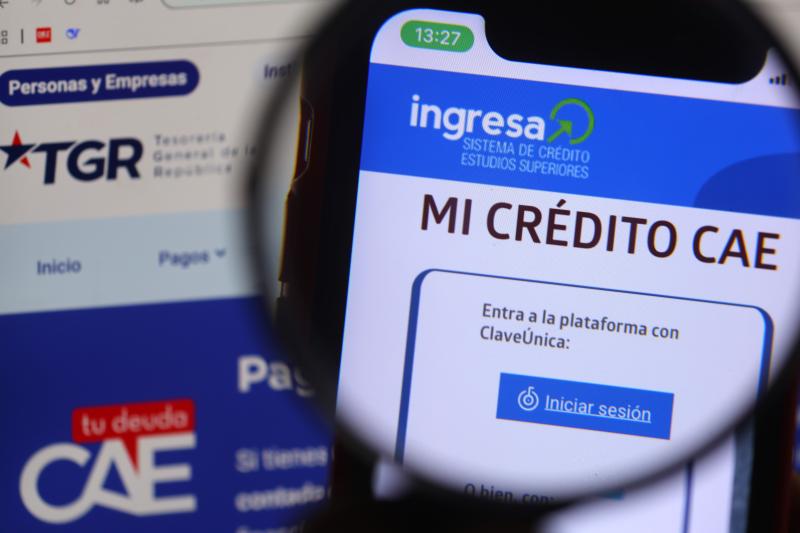 Siguen los embargos por el CAE - Aton.