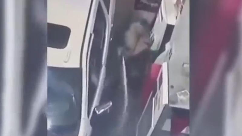 Mujer roció con bencina a delincuentes para evitar robo