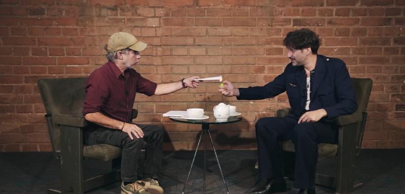 Este domingo Adán Jodorowsky se confiesa en "El Giornalista" por 13C: “Las personas llegan con libros de mi padre para que los firme, pero yo les digo que no los escribí".
